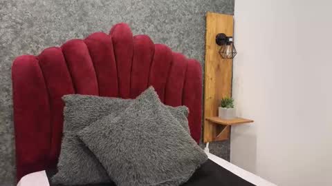 Vicky  online show from October 2025 07:14:01 PM