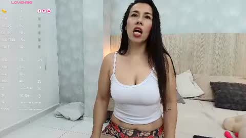 Snapshot of victoria_pachon chatting on June 2026 08:42:01 AM victoria_pachon online show from June 2026 08:42:01 AM