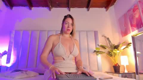 Snapshot of victoria_rash chatting on December 2024 02:44:01 PM VICTORIA online show from December 2024 02:44:01 PM