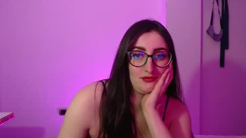 Victoria online show from November 2025 08:53:01 PM