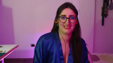 Victoria online show from December 2025 08:38:01 PM