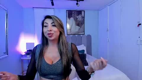 Snapshot of victoria_romanee chatting on March 2025 04:49:01 AM Monica online show from March 2025 04:49:01 AM