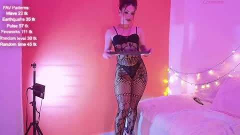 Snapshot of victoria_rossett chatting on October 2025 11:59:02 PM victoria_rossett online show from October 2025 11:59:02 PM