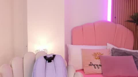 Snapshot of victoria_vallejo chatting on December 2025 11:30:02 AM victoria online show from December 2025 11:30:02 AM