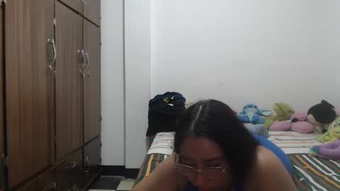Victoria Silva online show from May 2026 10:33:02 AM