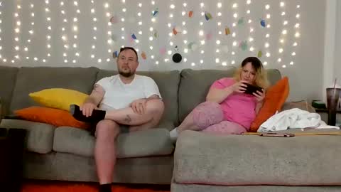 Victoria and Jesse online show from December 2024 04:45:01 AM