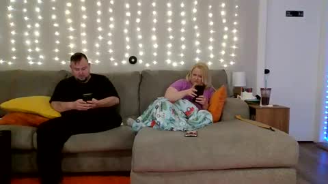 Victoria and Jesse online show from March 2025 04:25:02 AM