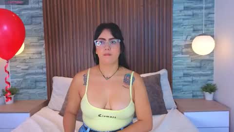 Victoria Andrade online show from February 2026 12:23:01 PM
