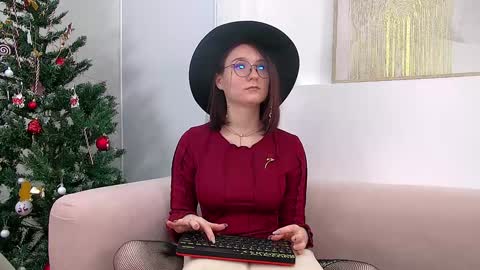 Victoria online show from December 2024 01:07:02 PM