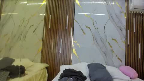 Victoria  online show from January 2026 08:02:02 PM