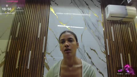 Snapshot of victoriaduarte chatting on April 2026 08:20:02 PM Victoria online show from April 2026 08:20:02 PM