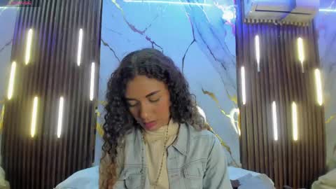 Snapshot of victoriaduarte chatting on April 2026 08:40:02 PM Victoria online show from April 2026 08:40:02 PM