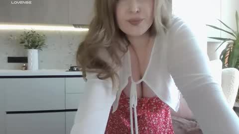 Miss V online show from May 2026 12:35:02 PM