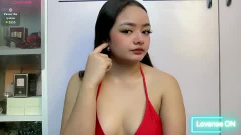 Snapshot of victoriaharper2 chatting on June 2026 04:26:02 PM Victoria Harper online show from June 2026 04:26:02 PM