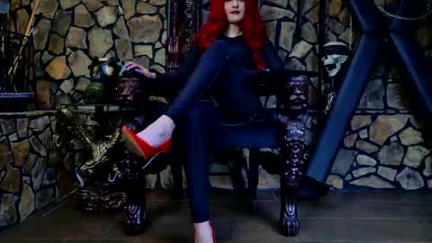 Snapshot of victoriaheller chatting on October 2025 04:44:02 AM Victoria Heller online show from October 2025 04:44:02 AM