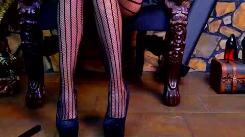 Snapshot of victoriaheller chatting on November 2025 04:39:02 AM Victoria Heller online show from November 2025 04:39:02 AM