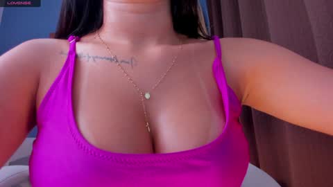 Snapshot of victorialeia chatting on December 2024 02:53:02 AM Victoria online show from December 2024 02:53:02 AM