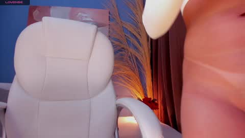 Snapshot of victorialeia chatting on December 2024 03:04:02 AM Victoria online show from December 2024 03:04:02 AM