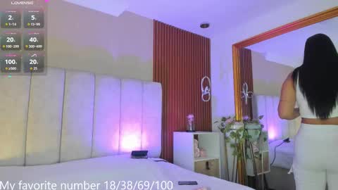 Snapshot of victoriaregia1 chatting on September 2025 11:20:02 AM Maria Victoria online show from September 2025 11:20:02 AM