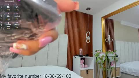 Snapshot of victoriaregia1 chatting on September 2025 11:21:02 AM Maria Victoria online show from September 2025 11:21:02 AM