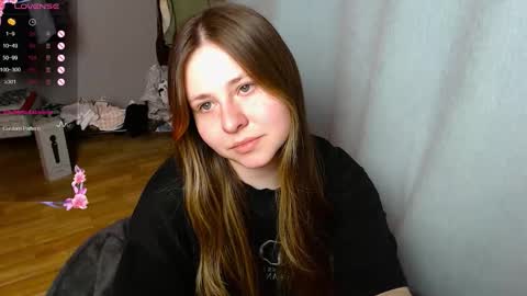 Snapshot of victoriassecrets_ chatting on December 2025 04:56:01 PM victoriassecrets_ online show from December 2025 04:56:01 PM