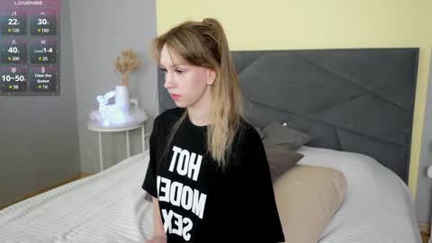 Snapshot of victoriathomsons chatting on December 2024 05:37:02 AM V I C T O R I A online show from December 2024 05:37:02 AM