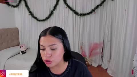 V  I C  T O R I A  online show from December 2024 10:38:02 PM