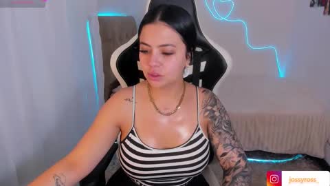 V  I C  T O R I A  online show from November 2025 07:02:02 PM