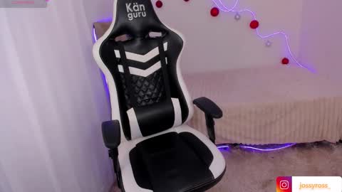 V  I C  T O R I A  online show from November 2025 06:41:02 PM