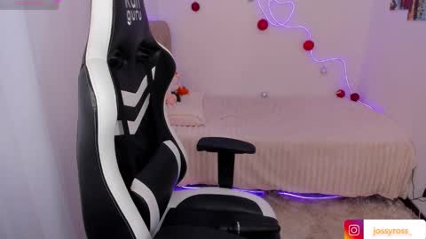 V  I C  T O R I A  online show from November 2025 07:24:02 PM