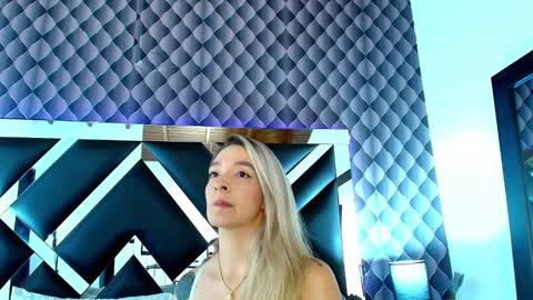 Snapshot of victtoria_lee chatting on February 2025 07:38:01 PM victtoria lee online show from February 2025 07:38:01 PM