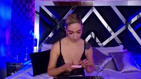 victtoria lee online show from October 2025 11:18:01 PM