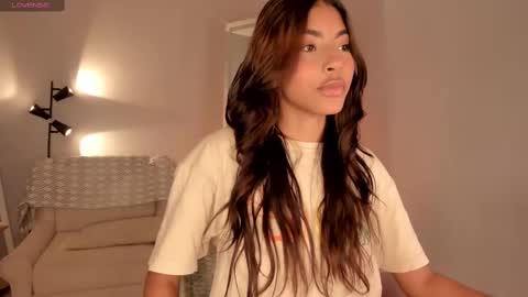 Snapshot of vienah chatting on February 2025 04:14:02 PM Karla online show from February 2025 04:14:02 PM