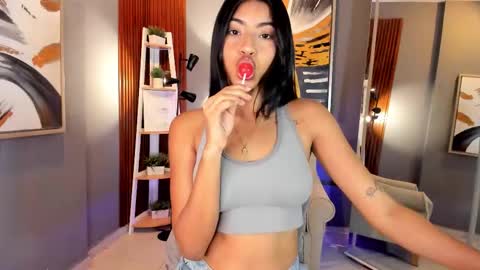 Snapshot of vienah chatting on September 2025 07:57:01 PM Karla online show from September 2025 07:57:01 PM