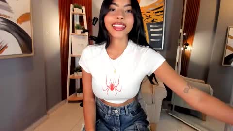 Snapshot of vienah chatting on September 2025 07:47:02 PM Karla online show from September 2025 07:47:02 PM