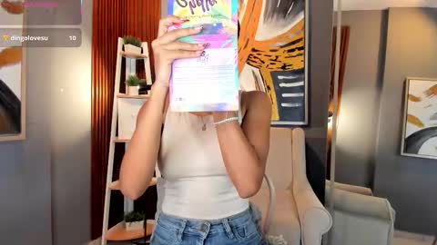 Snapshot of vienah chatting on September 2025 07:47:01 PM Karla online show from September 2025 07:47:01 PM