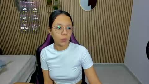 Violet online show from June 2026 06:43:02 PM