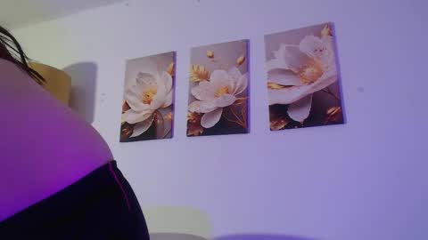 VIOLET  online show from February 2026 11:50:01 AM