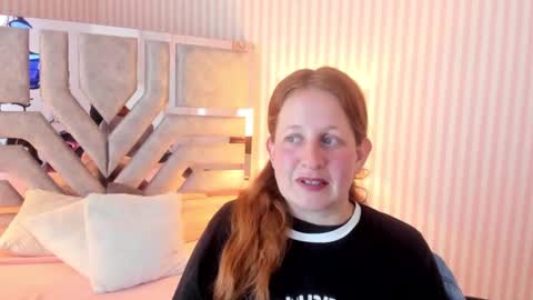 Violeta online show from December 2024 01:52:02 AM