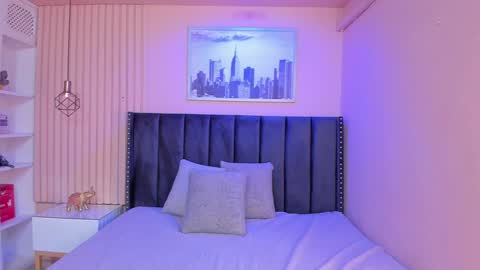 Viiolett online show from January 2025 08:28:01 PM