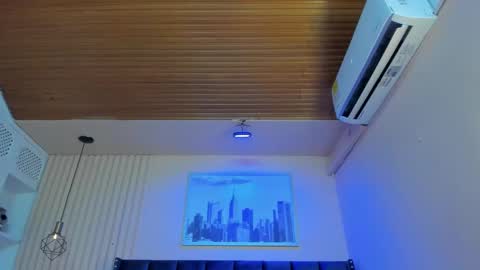 Viiolett online show from January 2025 08:34:02 PM