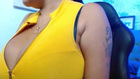 Snapshot of viiolleta chatting on October 2025 12:28:01 PM viioleta online show from October 2025 12:28:01 PM