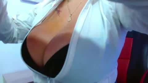 viioleta online show from December 2025 12:25:02 PM