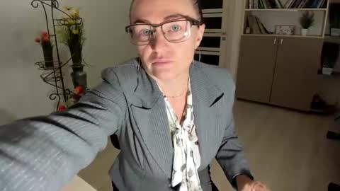 Ukrainian-woman online show from December 2025 06:32:02 AM