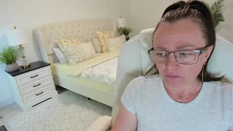 Snapshot of vika7333 chatting on June 2026 02:55:01 PM Ukrainian-woman online show from June 2026 02:55:01 PM