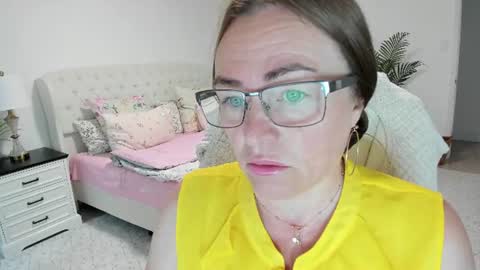Snapshot of vika7333 chatting on June 2026 10:39:01 AM Ukrainian-woman online show from June 2026 10:39:01 AM
