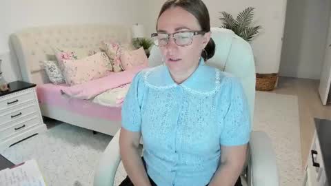 Snapshot of vika7333 chatting on June 2026 11:53:01 AM Ukrainian-woman online show from June 2026 11:53:01 AM