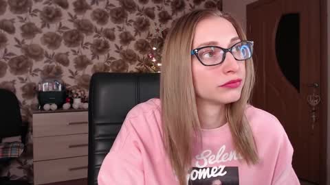 Vika online show from December 2024 05:00:02 PM