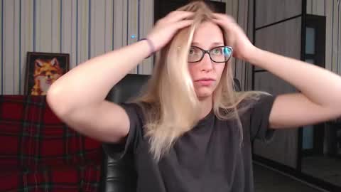 Vika online show from October 2025 05:19:01 AM