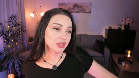 Snapshot of vikibellson chatting on December 2025 05:53:02 PM Viki Bellson online show from December 2025 05:53:02 PM